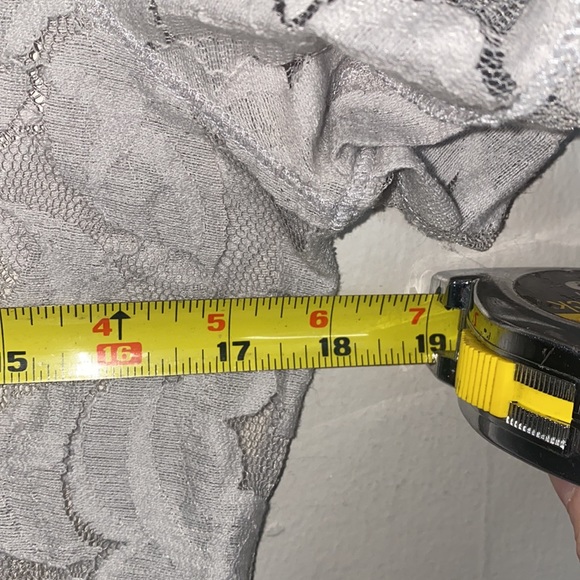 🎱Grey Y2K see-though flower lace patterned short sleeved top! - Picture 5 of 6